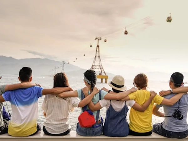 Groupe d'amis ensemble